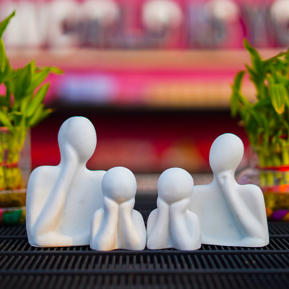 Couple Family Statue